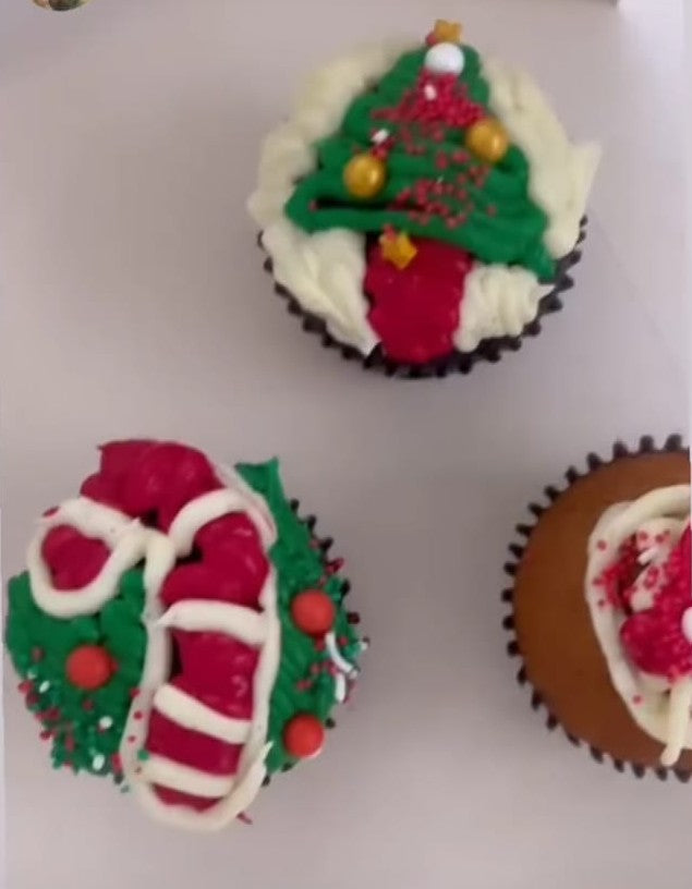 Christmas DIY Cupcake Box - Cupcakes, Icing & Sprinkles