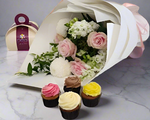Flowers_and_Cupcakes