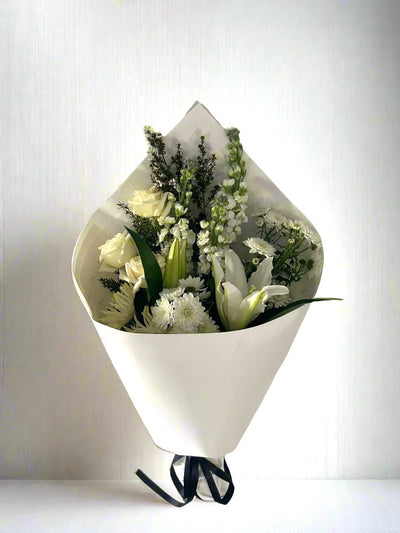 White Seasonal Market Mix Flower Auckland Delivery