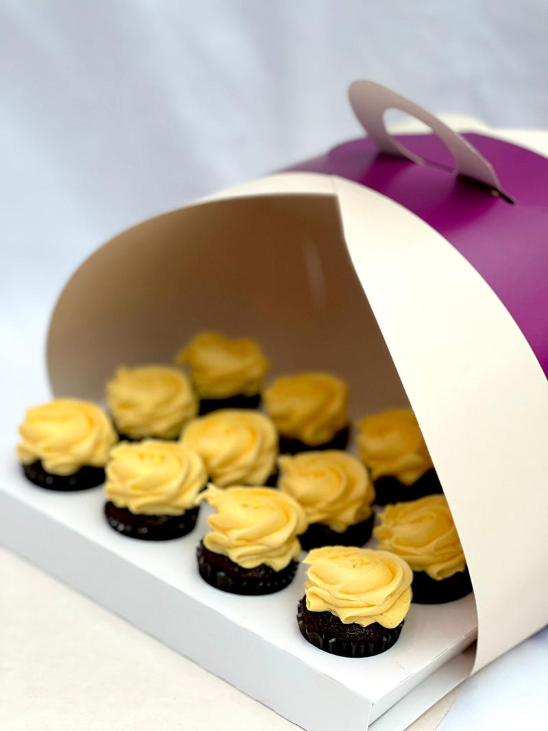 12 Mini Chocolate and Banana Cupcakes